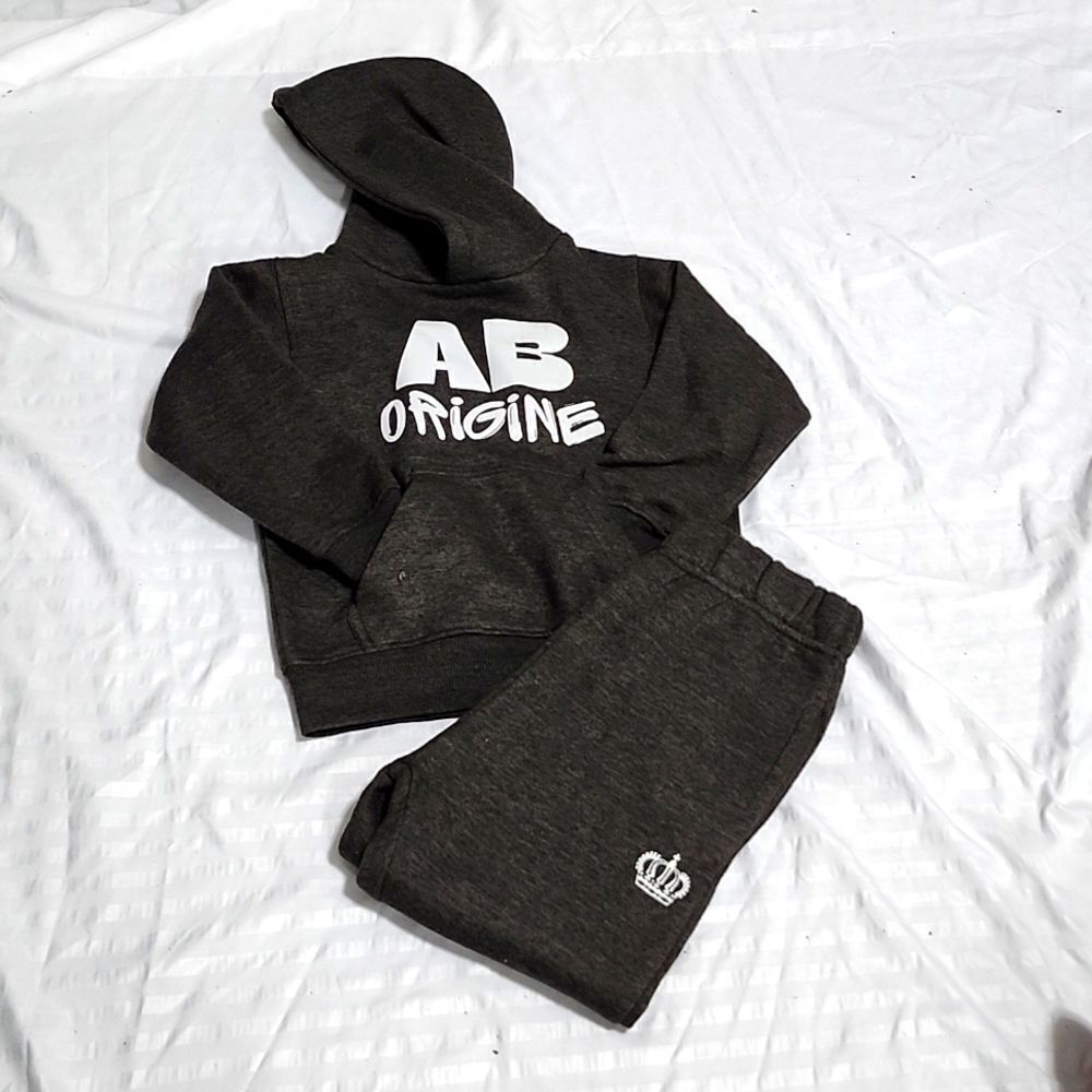 Aborigine custom gray and white boy sweat suit size 4y